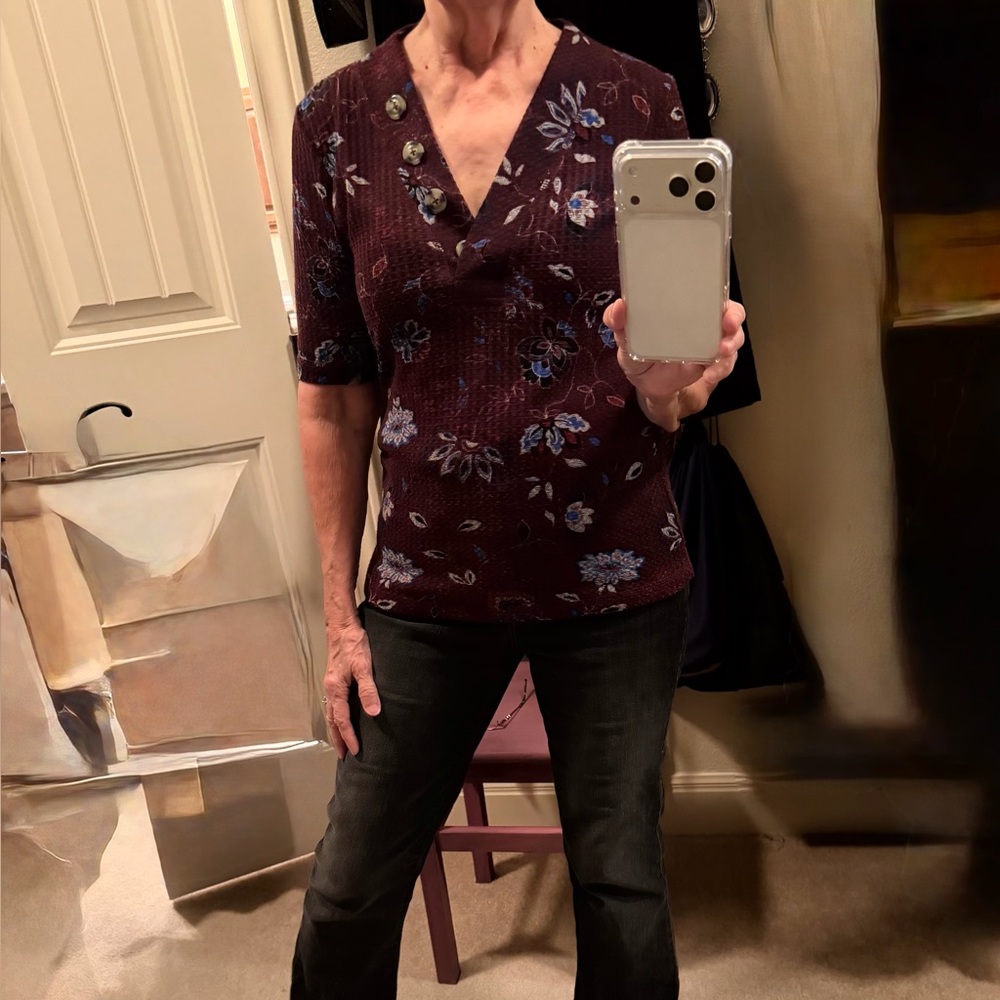 10/10$ William Rast Blouse. Bundle 10 (4-5$) items for a 10$ offer.